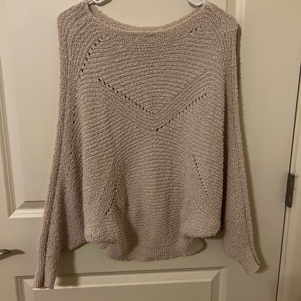 beautiful knitted sweater!  Never used!  beige.